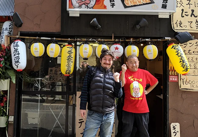 設置事例No.23 中華料理店様の店外装飾用9号長型ビニール提灯使用写真
