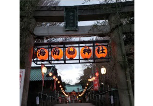 設置事例No.85 神社様の鳥居装飾用尺三丸ビニール提灯使用写真